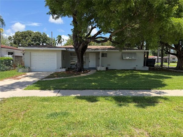 3241 Pierce St , Hollywood, FL 33021