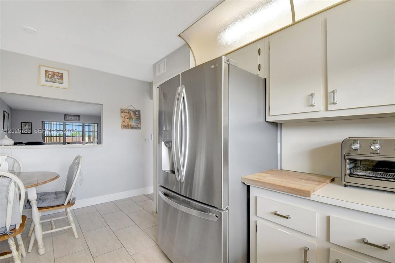 10145 Sunrise Lakes Blvd, Unit 403, Sunrise, FL 33322 Photo