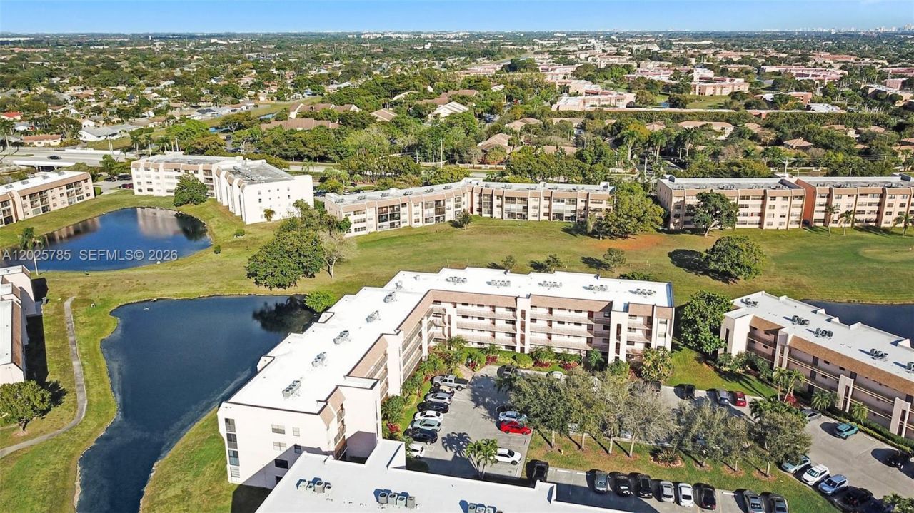 10145 Sunrise Lakes Blvd, Unit 403, Sunrise, FL 33322 Photo