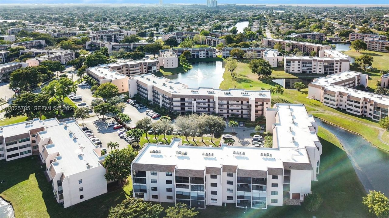 10145 Sunrise Lakes Blvd, Unit 403, Sunrise, FL 33322 Photo