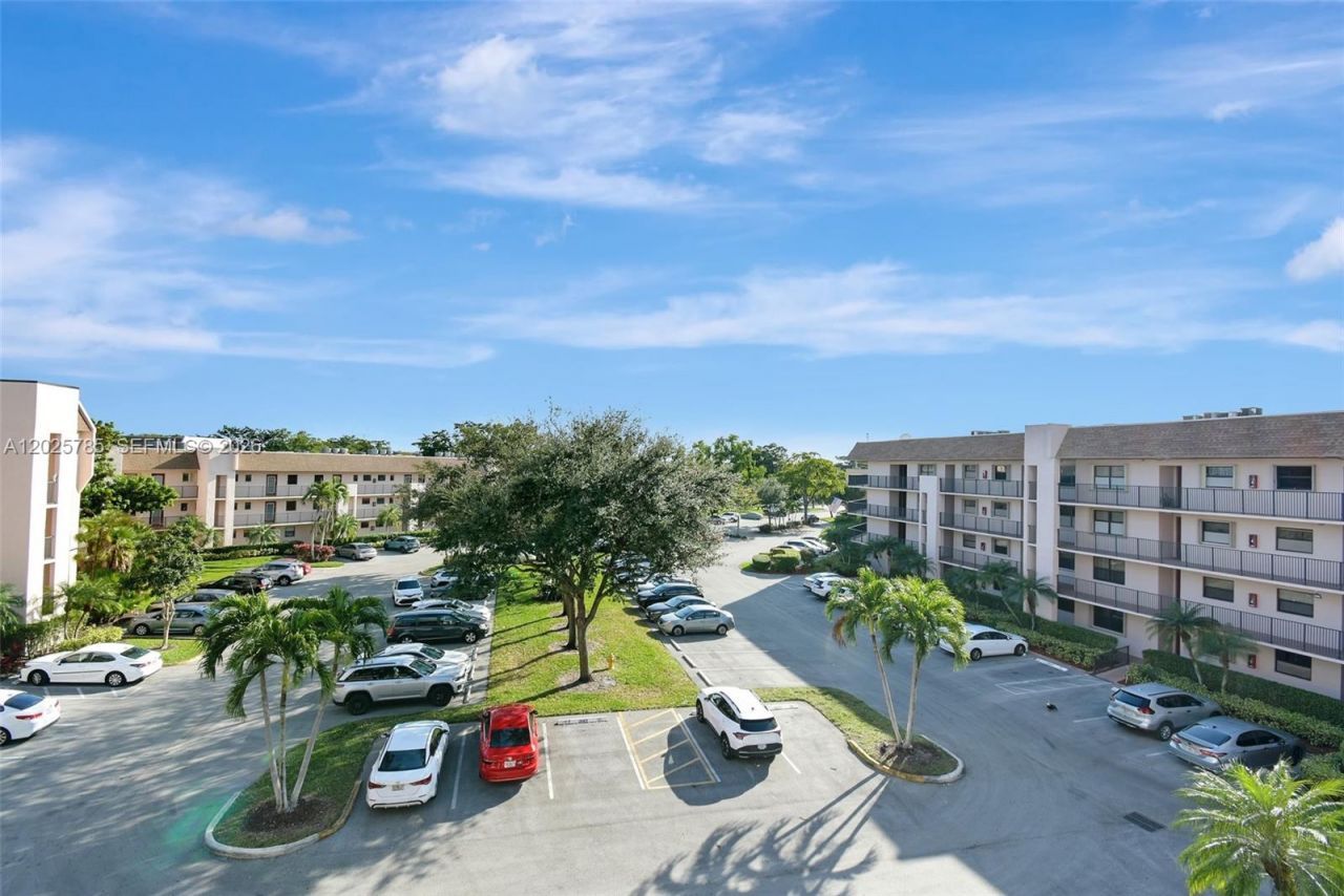 10145 Sunrise Lakes Blvd, Unit 403, Sunrise, FL 33322 Photo
