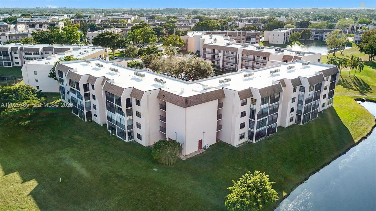 10145 Sunrise Lakes Blvd, Unit 403, Sunrise, FL 33322 Photo