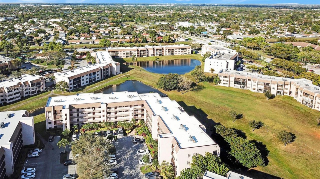 10145 Sunrise Lakes Blvd, Unit 403, Sunrise, FL 33322 Photo