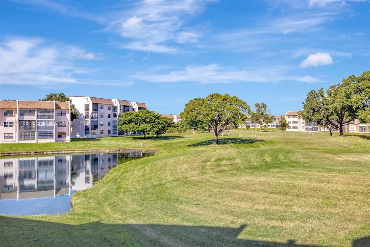 10145 Sunrise Lakes Blvd, Unit 403, Sunrise, FL 33322 Photo