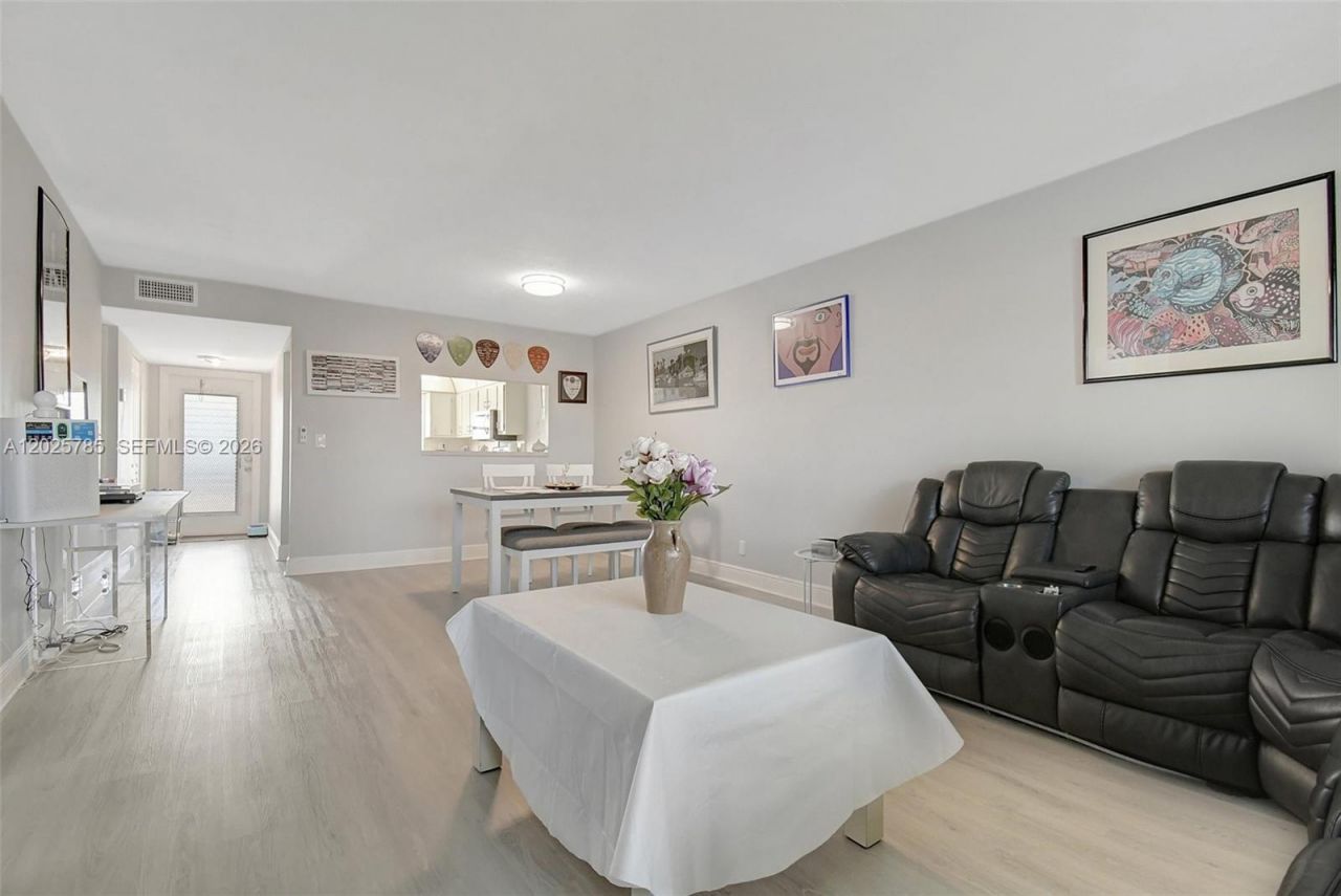 10145 Sunrise Lakes Blvd, Unit 403, Sunrise, FL 33322 Photo
