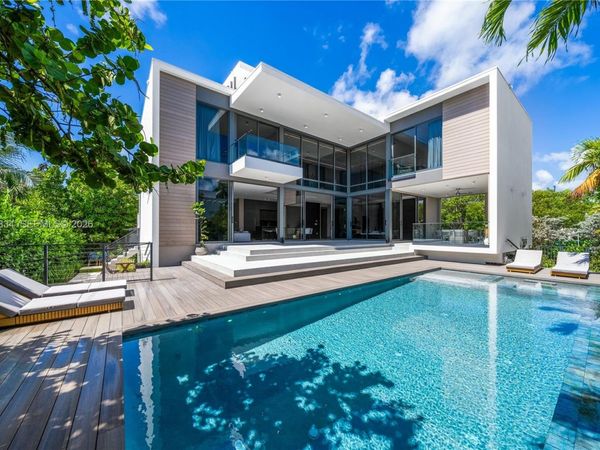 571 Glenridge Rd, Key Biscayne, FL 33149