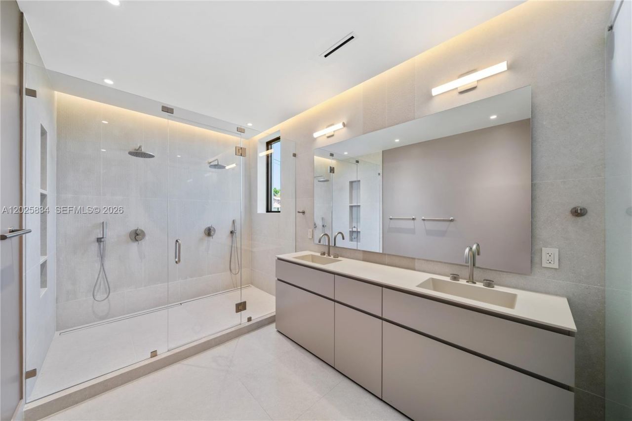 571 Glenridge Rd, Key Biscayne, FL 33149 Photo
