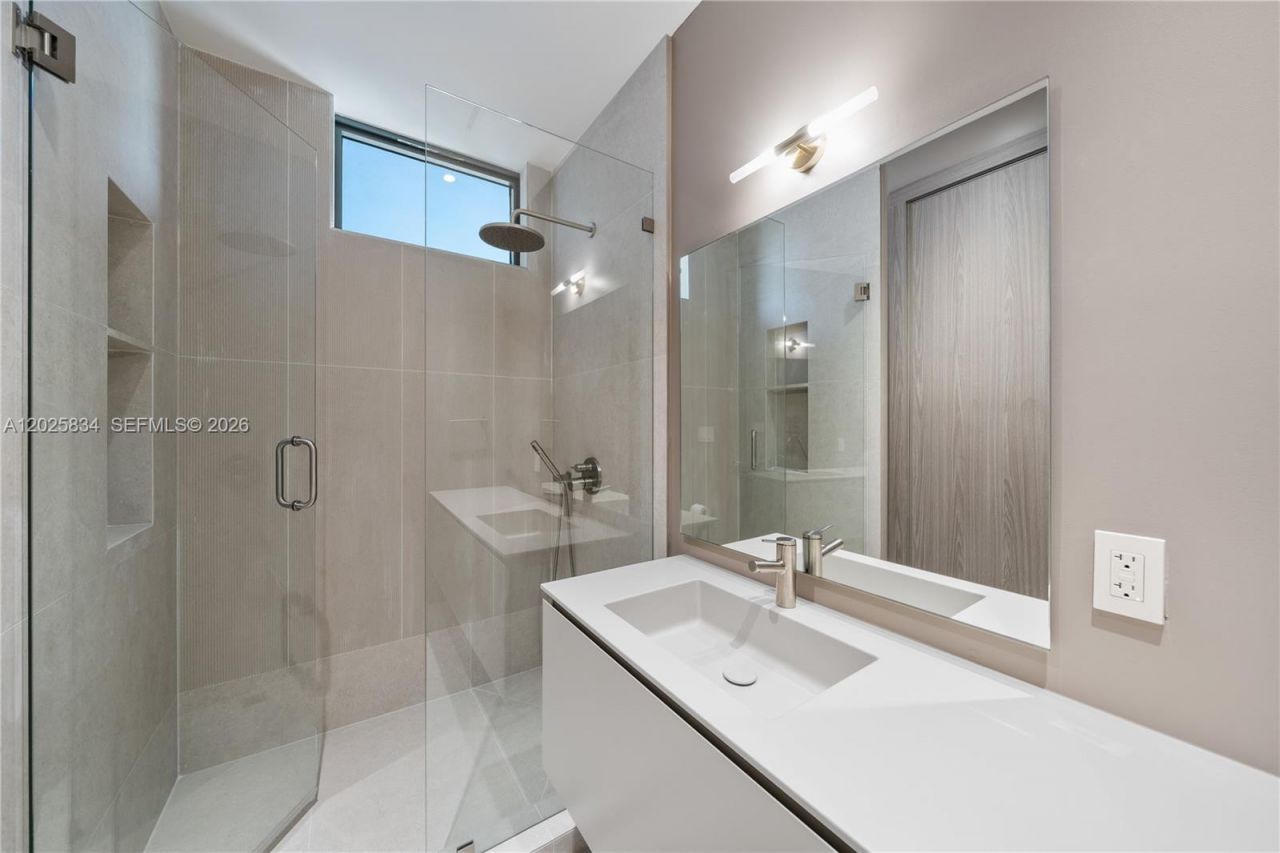 571 Glenridge Rd, Key Biscayne, FL 33149 Photo