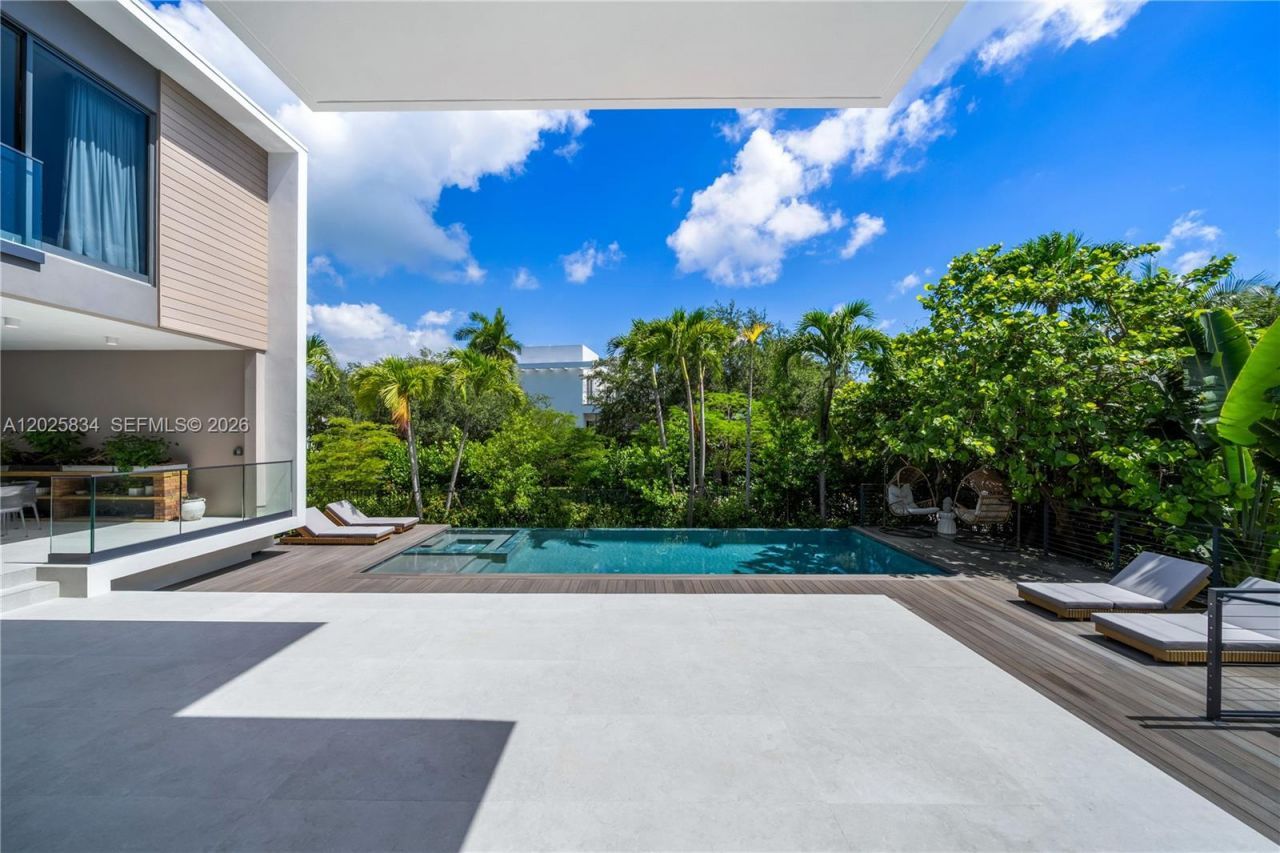 571 Glenridge Rd, Key Biscayne, FL 33149 Photo