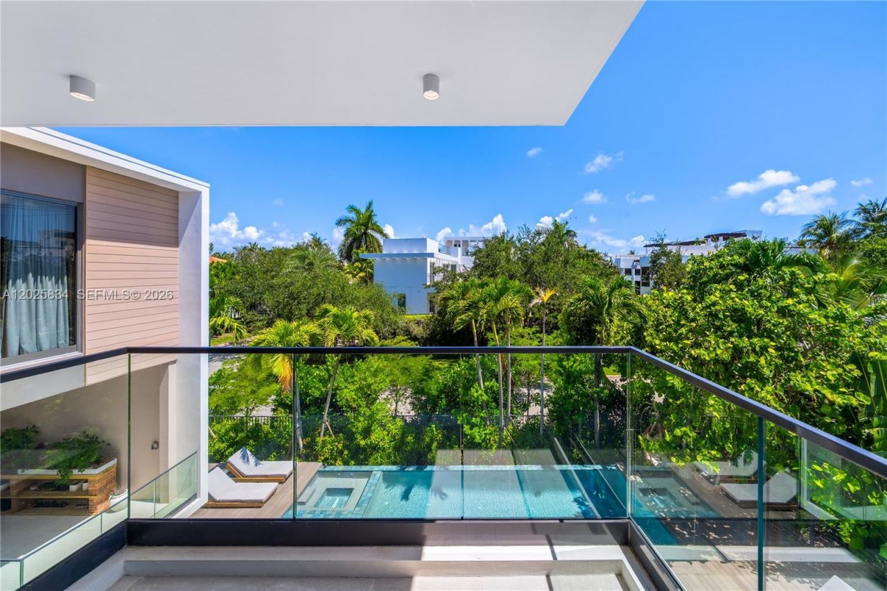 571 Glenridge Rd, Key Biscayne, FL 33149 Photo