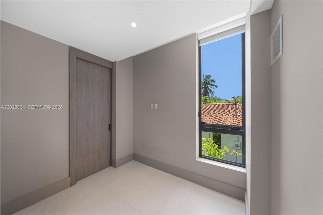 571 Glenridge Rd, Key Biscayne, FL 33149 Photo