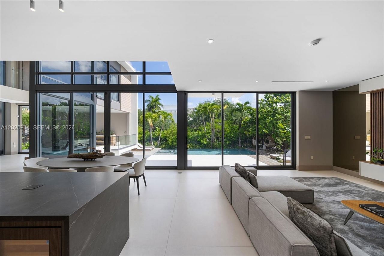 571 Glenridge Rd, Key Biscayne, FL 33149 Photo