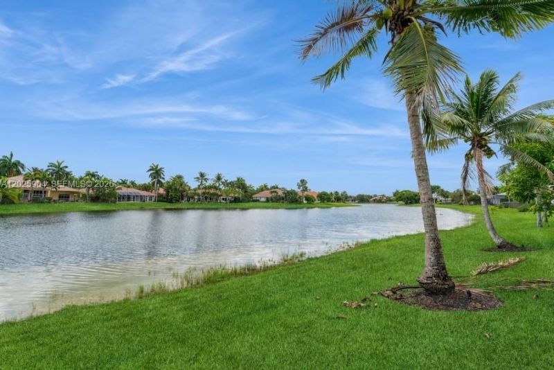 2708 Meadowood Dr , Unit 2708, Weston, FL 33332 Photo