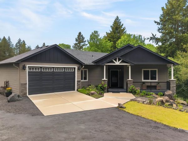 515 W Chattaroy Rd, Colbert, WA 99005