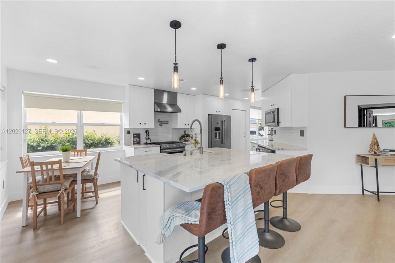 17027 NW 19th St , Pembroke Pines, FL 33028 Photo