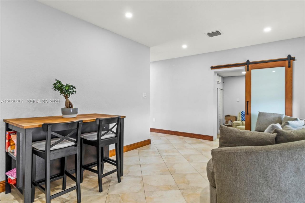 6250 SW 20 Ter, Miami, FL 33155 Photo