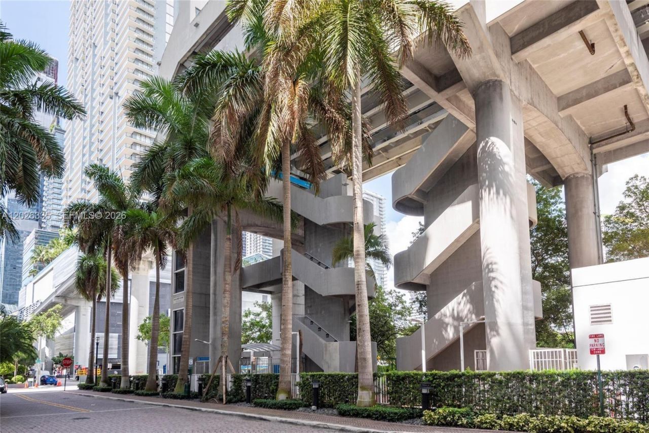 31 SE 5th St , Unit 705, Miami, FL 33131 Photo