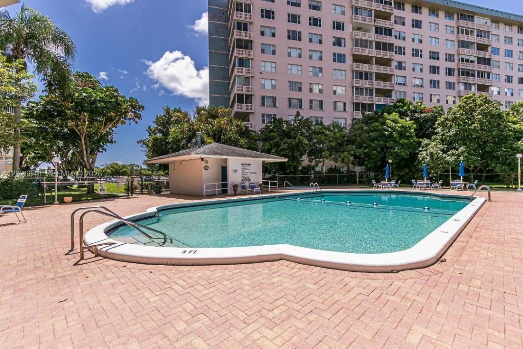 3850 Washington St , Unit 409, Hollywood, FL 33021 Photo