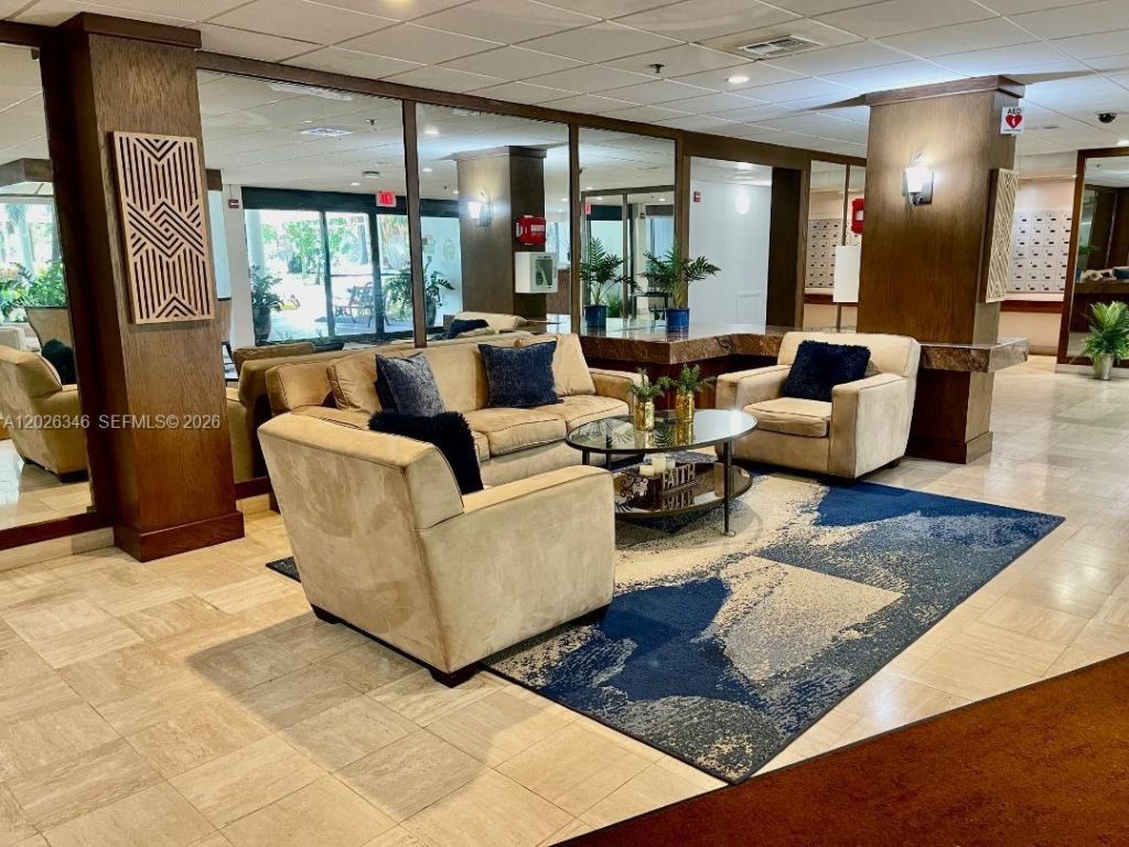 3850 Washington St , Unit 409, Hollywood, FL 33021 Photo