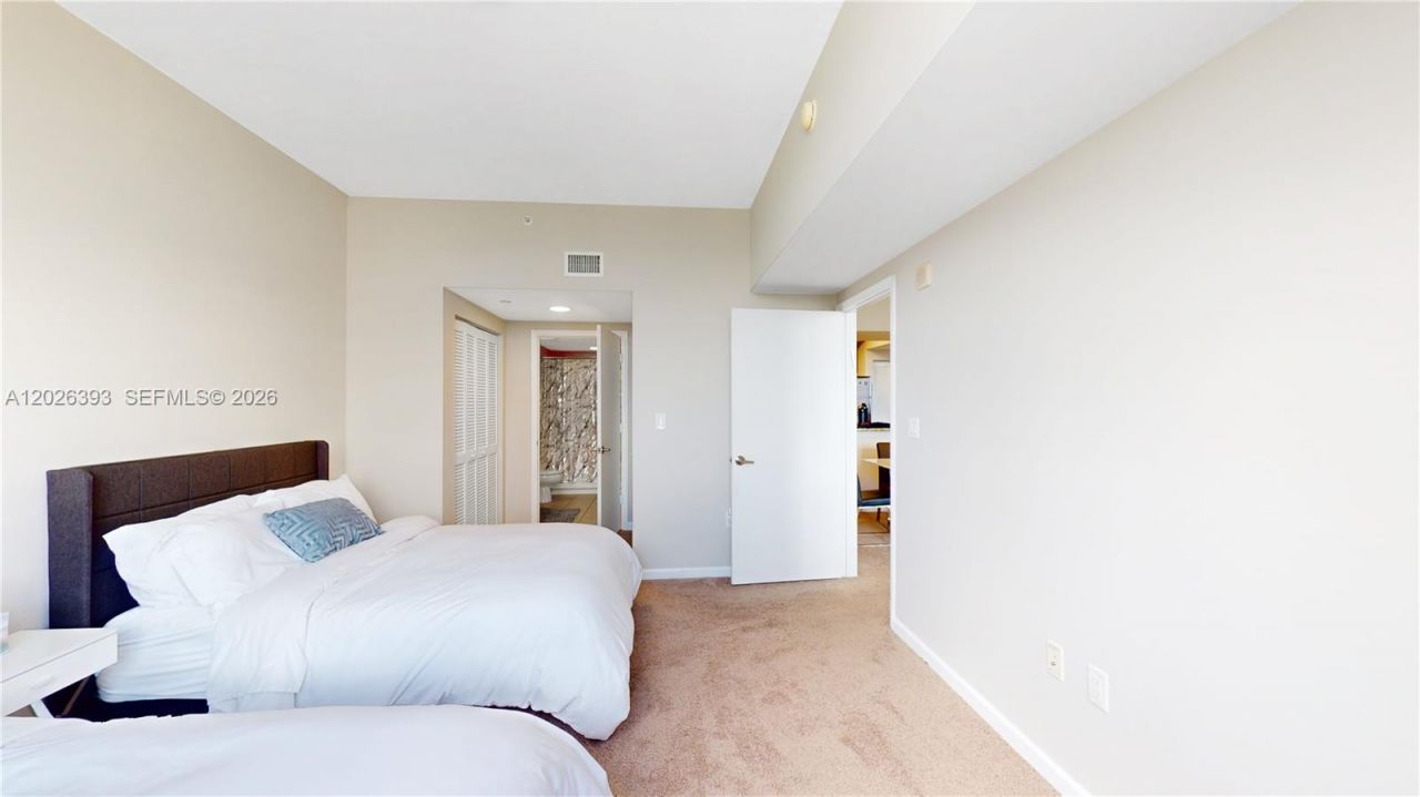 19501 W Country Club Dr , Unit PH-10, Aventura, FL 33180 Photo