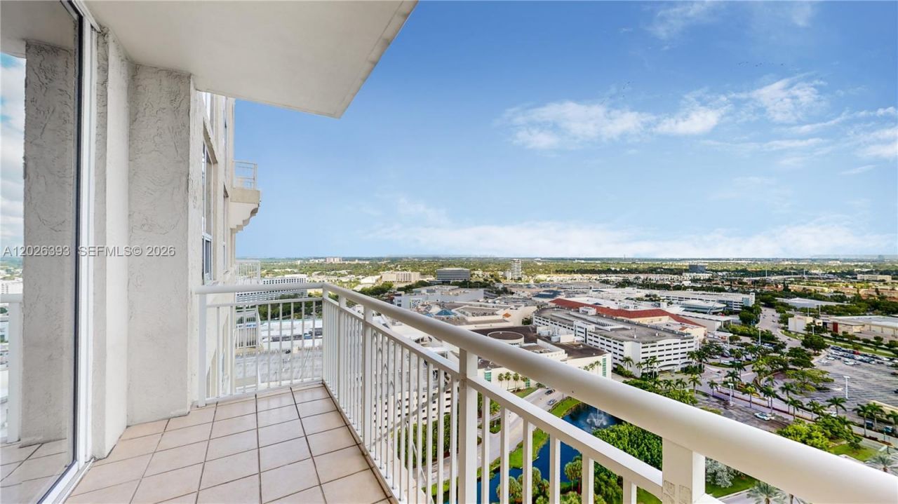 19501 W Country Club Dr , Unit PH-10, Aventura, FL 33180 Photo