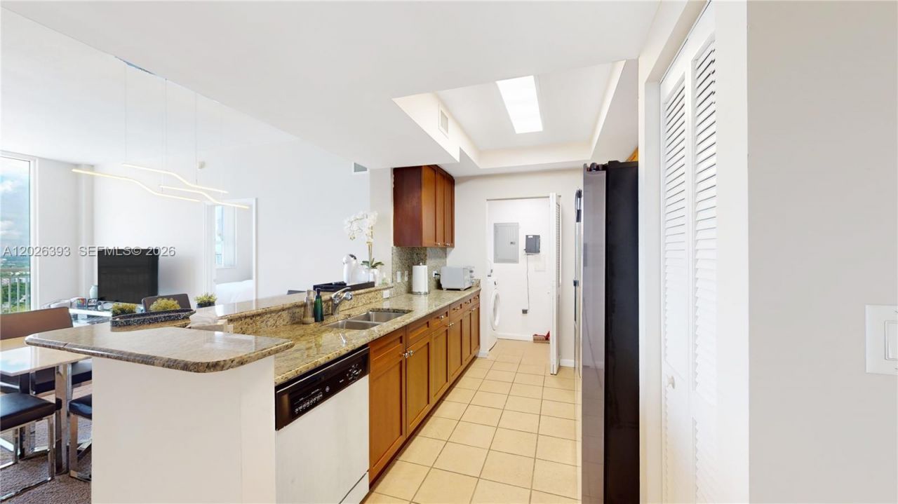 19501 W Country Club Dr , Unit PH-10, Aventura, FL 33180 Photo