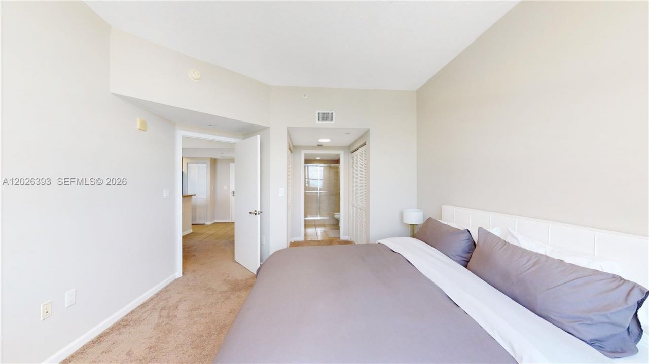 19501 W Country Club Dr , Unit PH-10, Aventura, FL 33180 Photo
