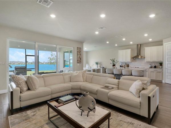 6489 NW Cloverdale Ave, Port St. Lucie, FL 34987