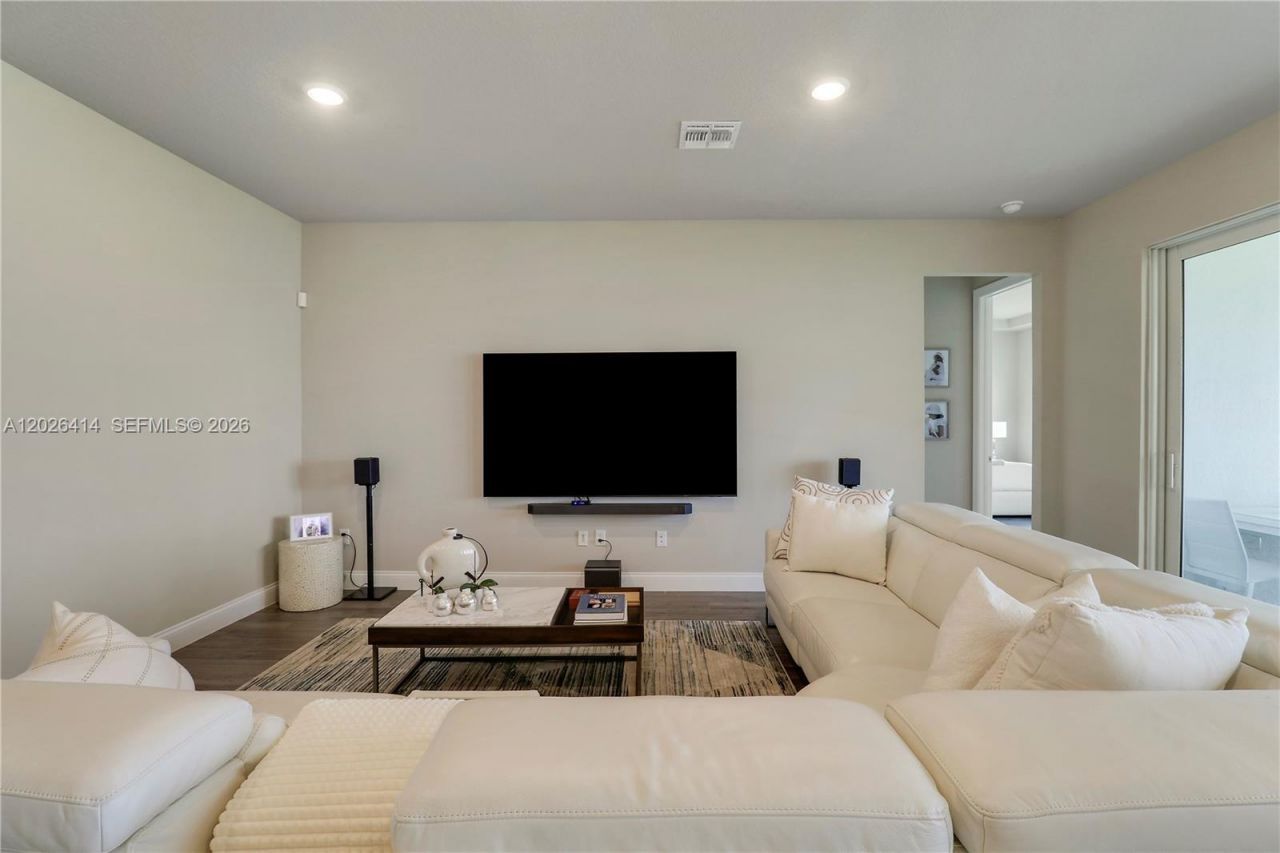 6489 NW Cloverdale Ave, Port Saint Lucie, FL 34987 Photo