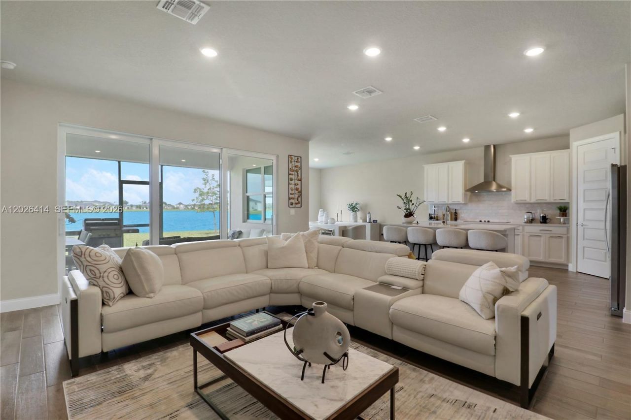 6489 NW Cloverdale Ave, Port Saint Lucie, FL 34987 Photo