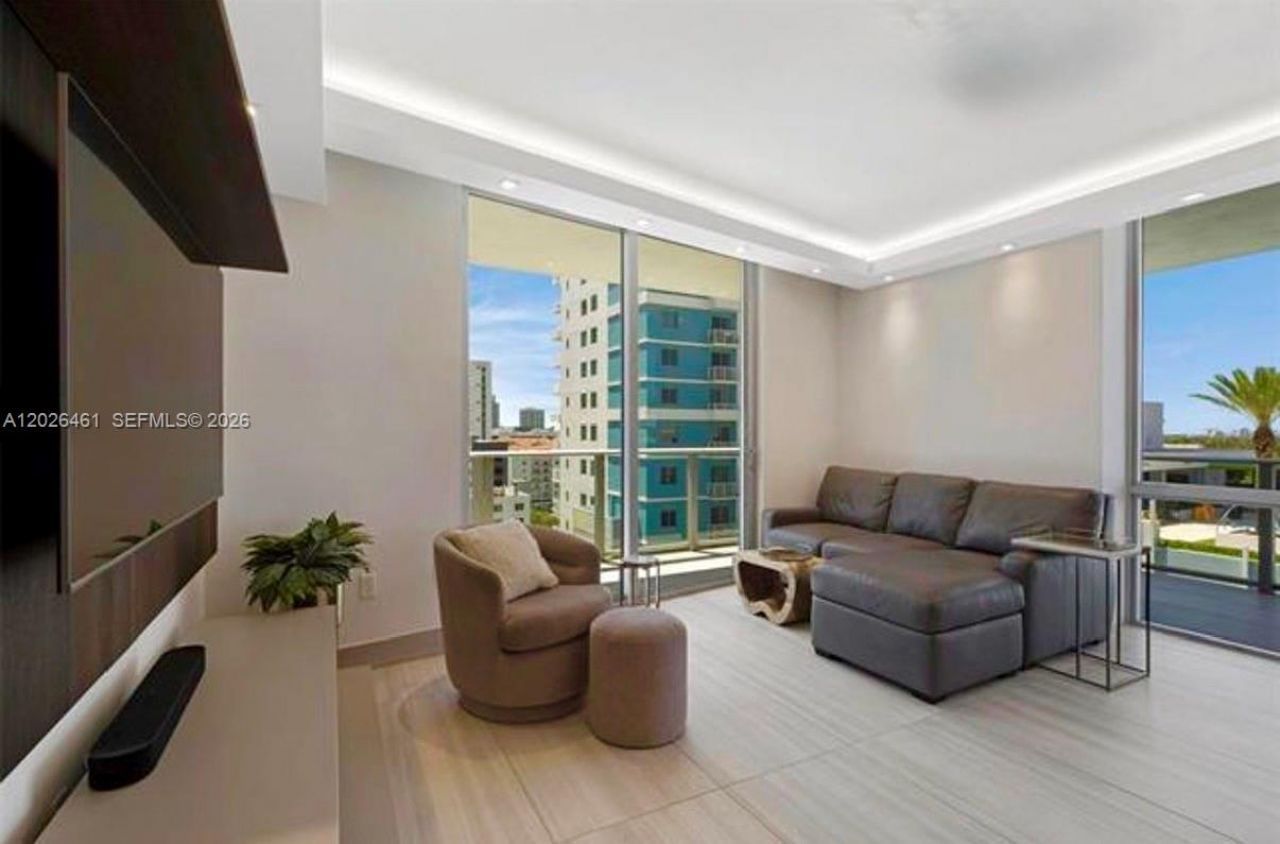 1010 SW 2nd Ave , Unit 809, Miami, FL 33130 Photo