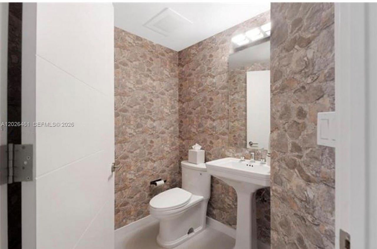 1010 SW 2nd Ave , Unit 809, Miami, FL 33130 Photo