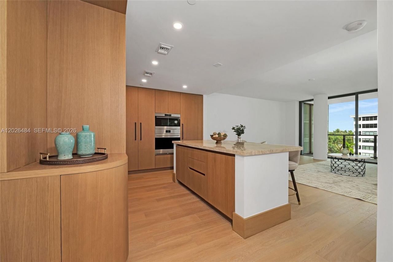 1176 97th St , Unit 502, Bay Harbor Islands, FL 33154 Photo