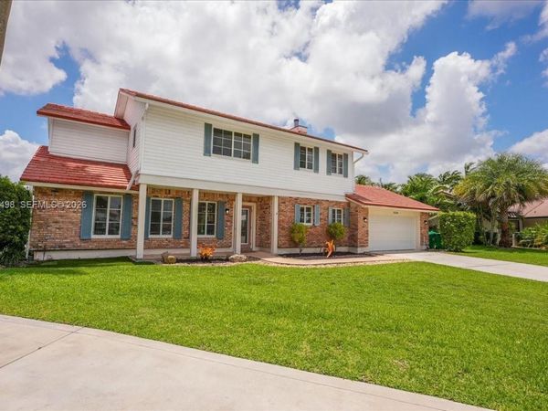 5680 Thornbluff Ave, Davie, FL 33331