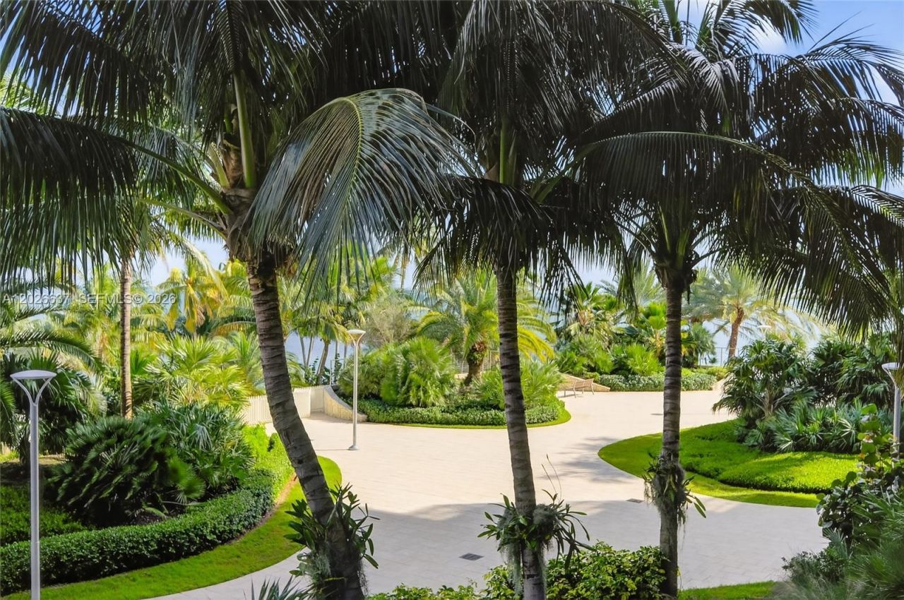 2 Grove Isle Dr , Unit B1706, Miami, FL 33133 Photo