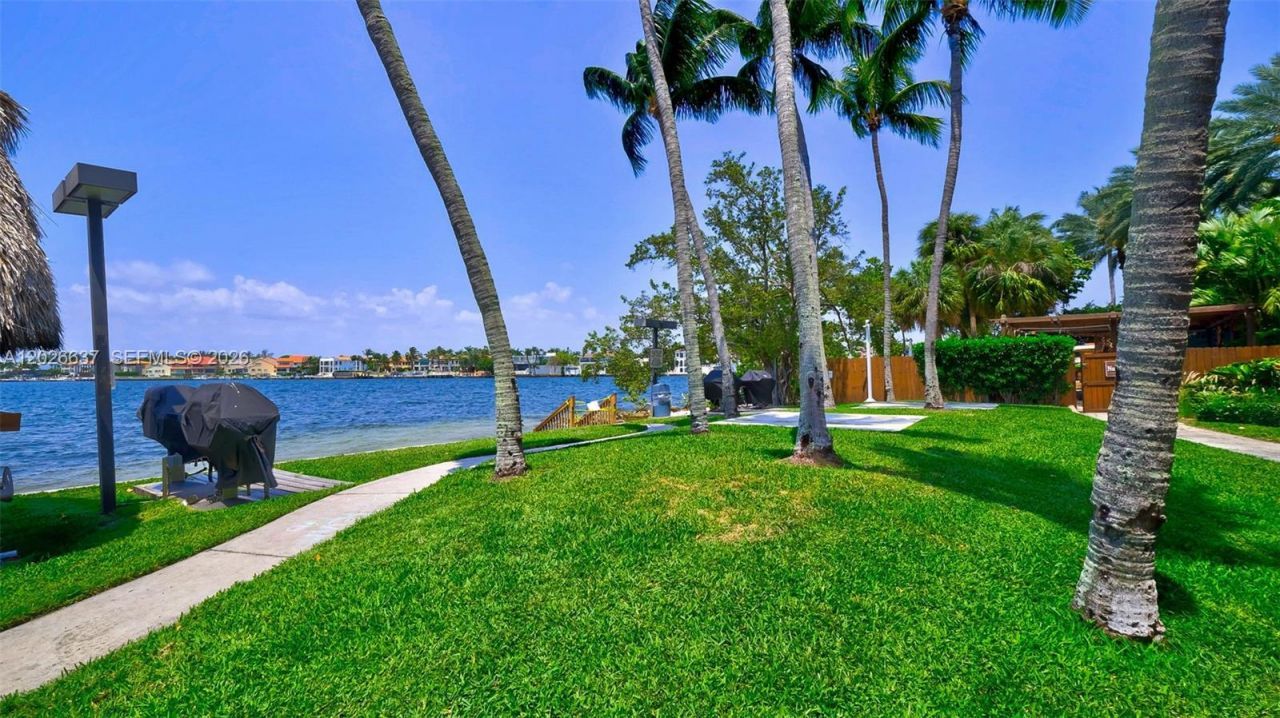 2 Grove Isle Dr , Unit B1706, Miami, FL 33133 Photo