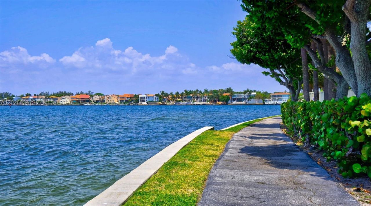 2 Grove Isle Dr , Unit B1706, Miami, FL 33133 Photo