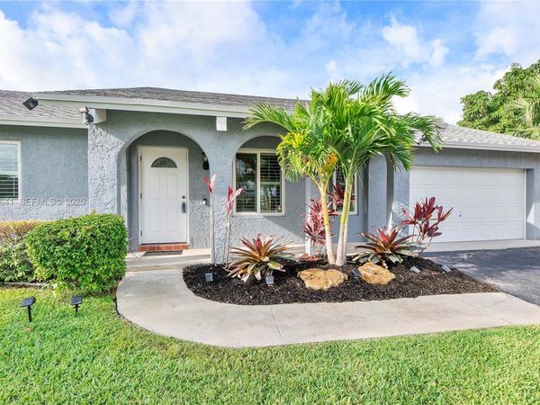 8765 SW 53rd St, Cooper City, FL 33328