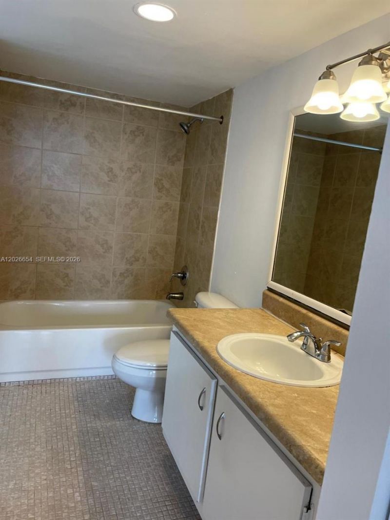 4174 Inverrary Dr , Unit 903, Lauderhill, FL 33319 Photo