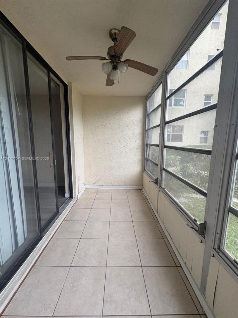 4174 Inverrary Dr , Unit 903, Lauderhill, FL 33319 Photo