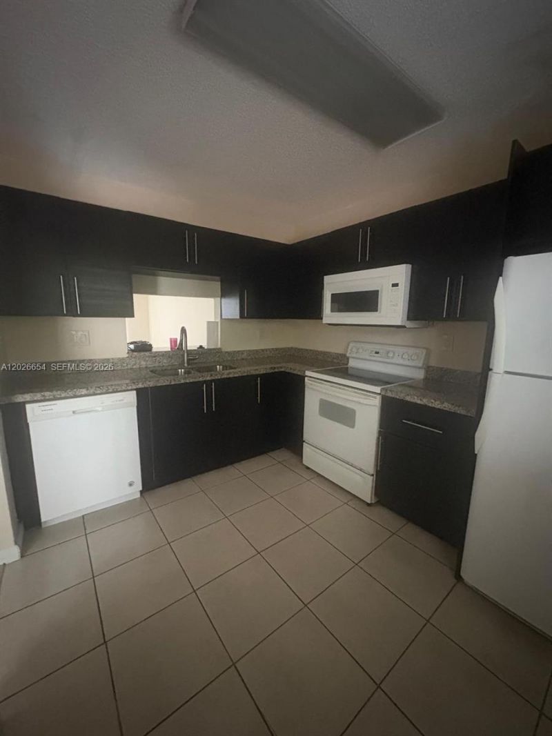 4174 Inverrary Dr , Unit 903, Lauderhill, FL 33319 Photo