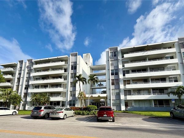 1080 94th St, Unit 312, Bay Harbor Islands, FL 33154