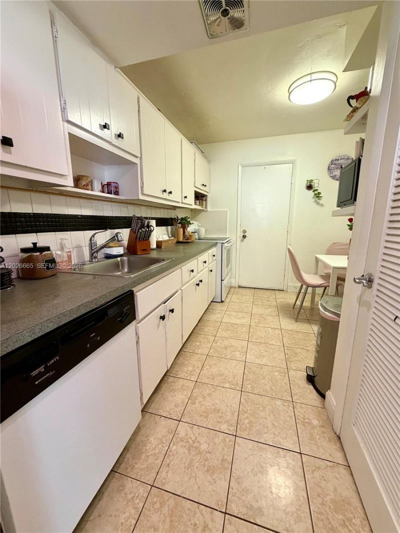 1080 94th St, Unit 312, Bay Harbor Islands, FL 33154 Photo