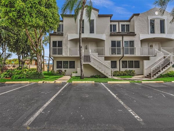8695 NW 6th Ln, Unit 2-111, Miami, FL 33126