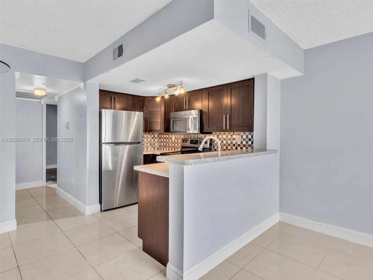 8695 NW 6th Ln, Unit 2-111, Miami, FL 33126 Photo