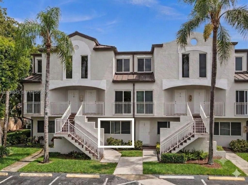 8695 NW 6th Ln, Unit 2-111, Miami, FL 33126 Photo