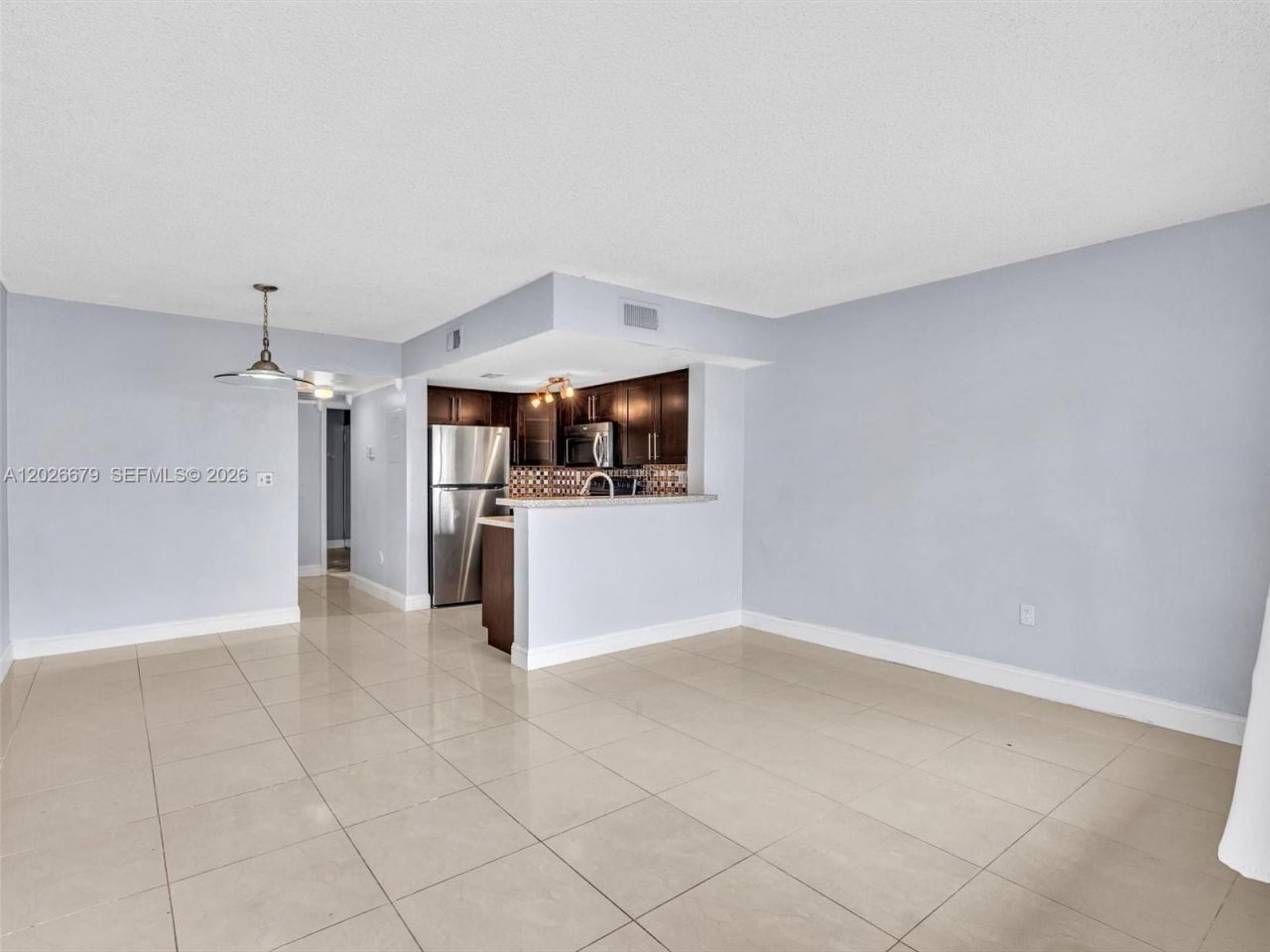 8695 NW 6th Ln, Unit 2-111, Miami, FL 33126 Photo
