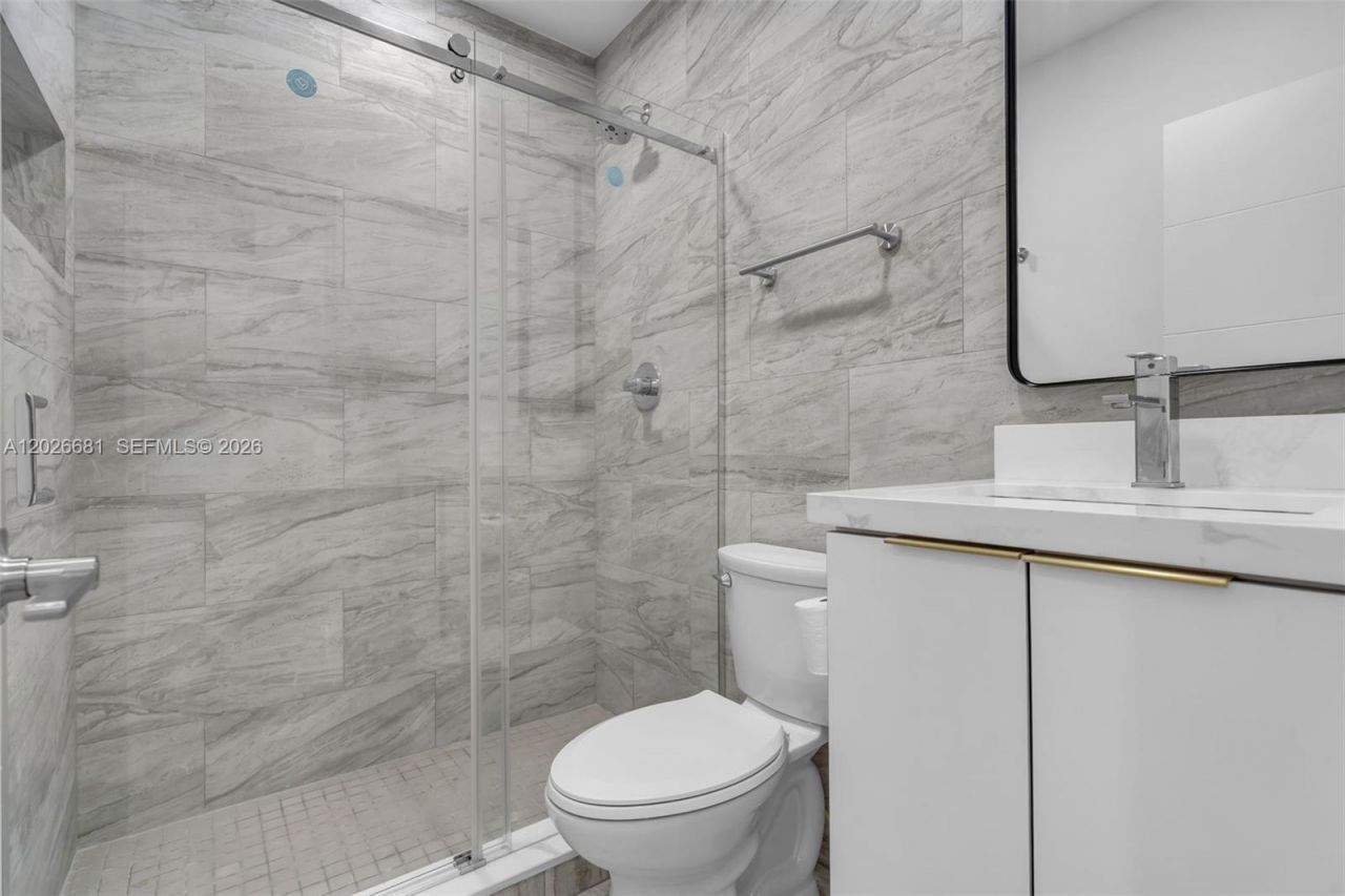 2810 SW 26th St, Unit 2810, Miami, FL 33133 Photo