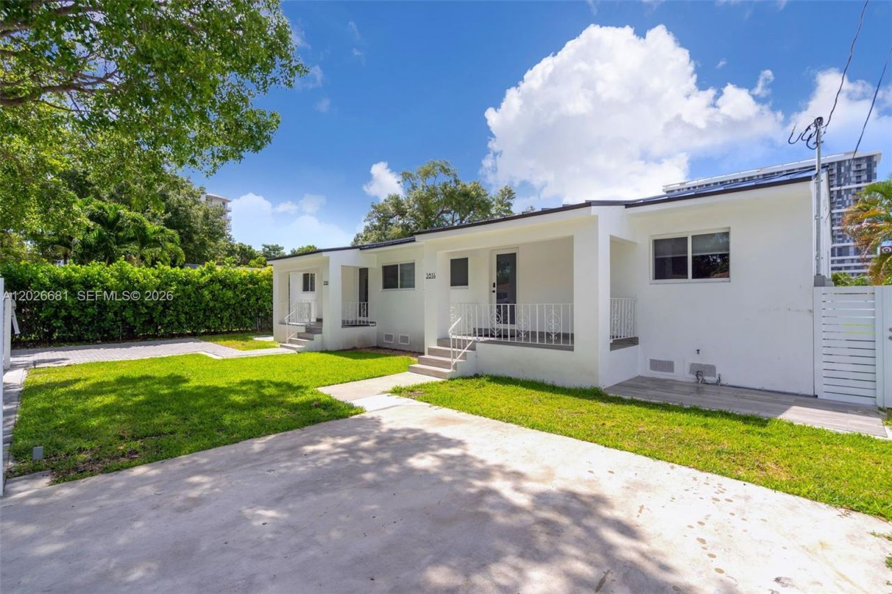 2810 SW 26th St, Unit 2810, Miami, FL 33133 Photo