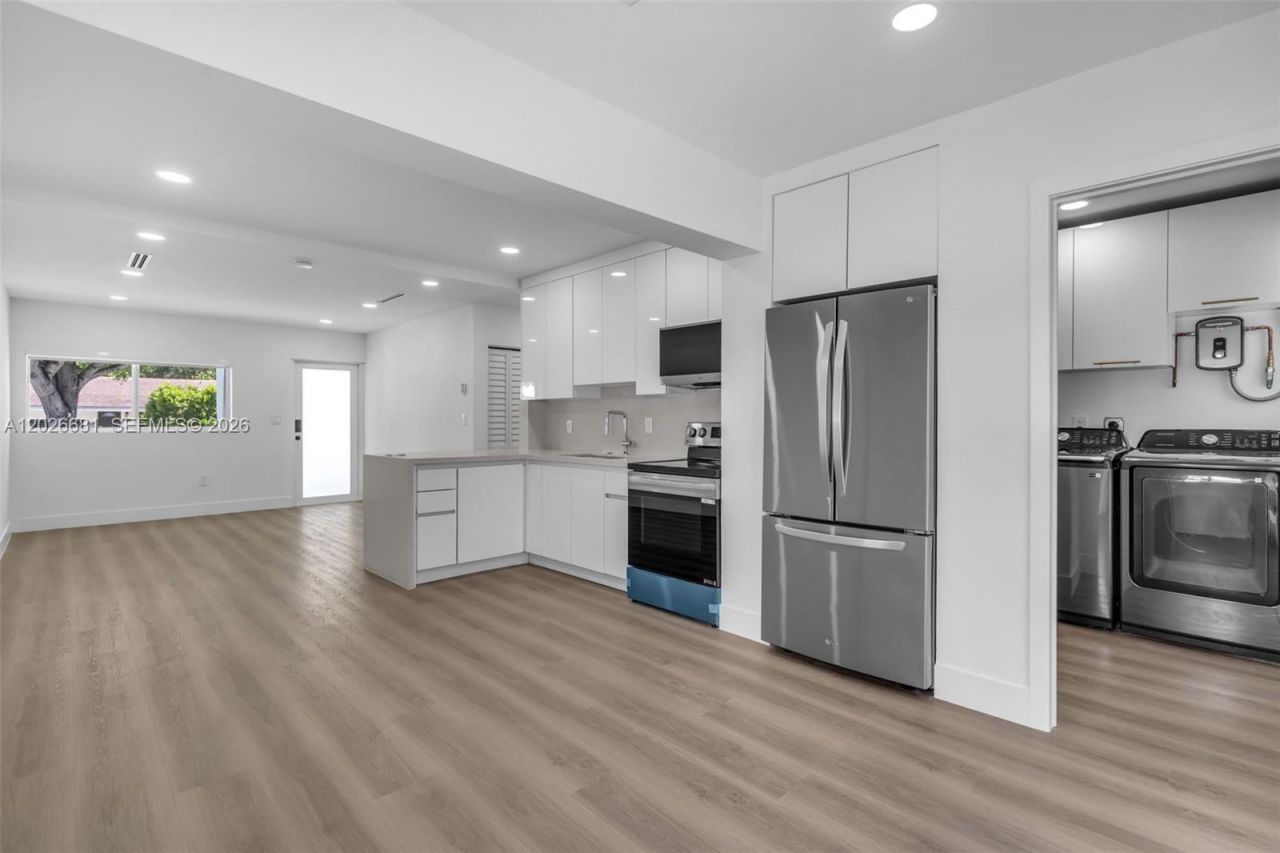 2810 SW 26th St, Unit 2810, Miami, FL 33133 Photo
